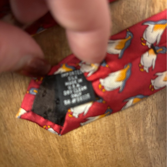 The gallery collection, penguin silk tie - Picture 4 of 4